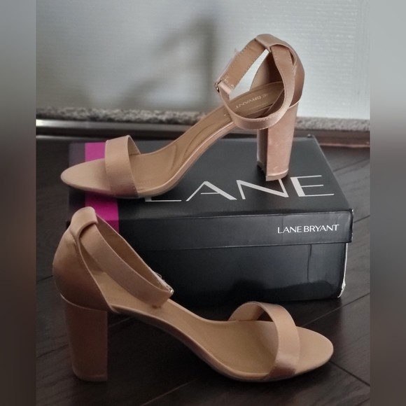 Heels - Picture 2 of 6